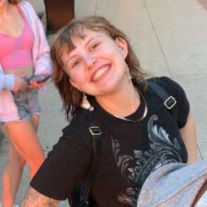 Meet your Posher, Belle